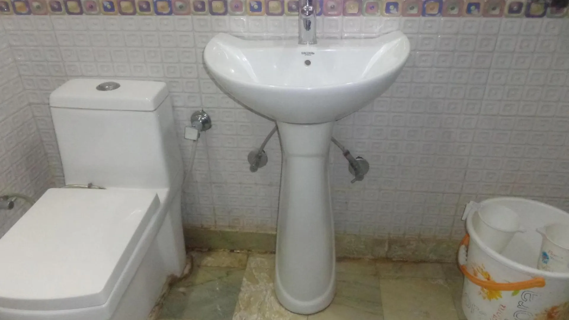 Hotel Raj International Dx In-Front Of Sarai Rohilla Station Delhi  India