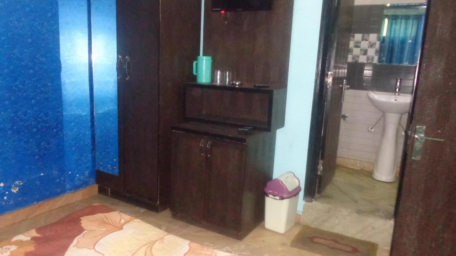 Hotel Raj International Dx In-Front Of Sarai Rohilla Station Delhi  3*, Delhi (National Capital Territory of India) India