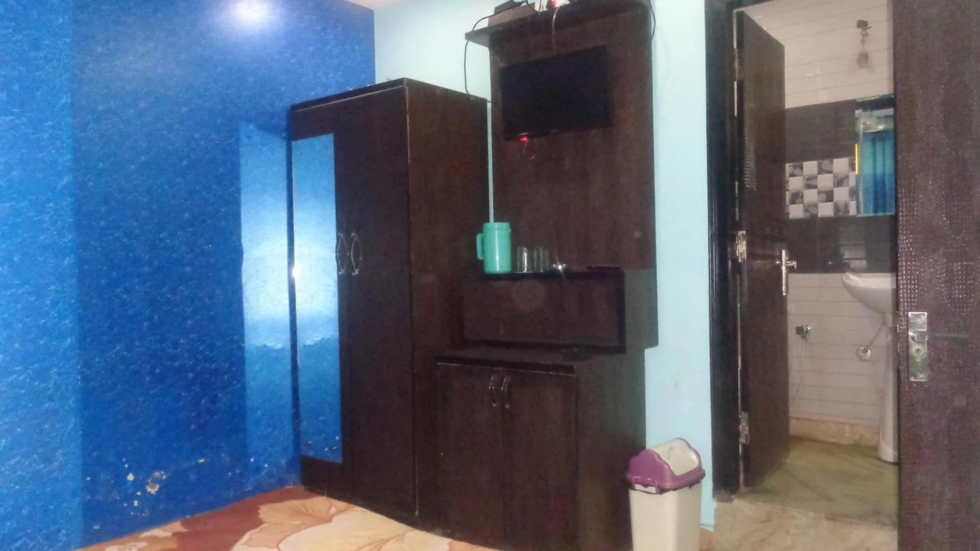 Hotel Raj International Dx In-Front Of Sarai Rohilla Station Delhi   Delhi (National Capital Territory of India)