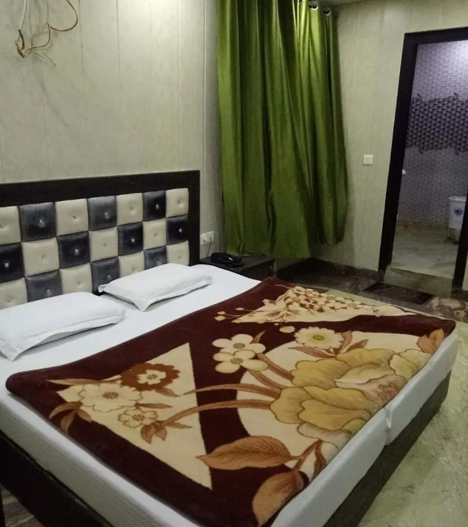 Hotel Raj International Dx In-Front Of Sarai Rohilla Station Delhi