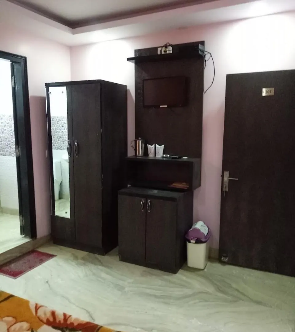 Hotel Raj International Dx In-Front Of Sarai Rohilla Station Delhi